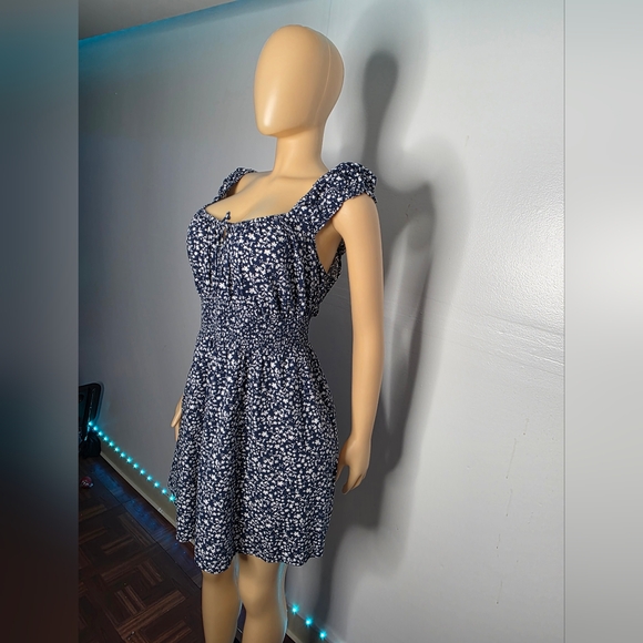 Old Navy Dresses & Skirts - Old Navy Navy Floral Ruffled Strap Mini Dress Size US/XL